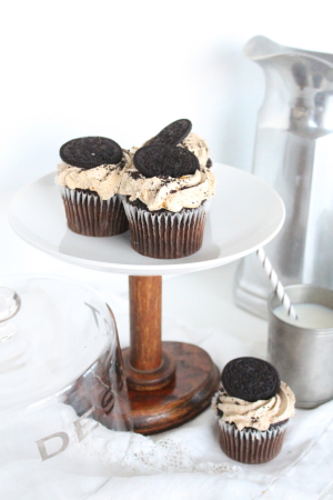 DIY vintage spool cake stand