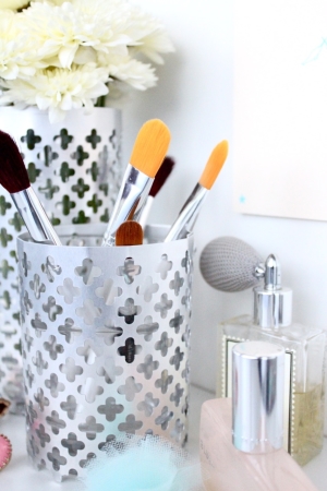 DIY aluminum vase and utensil holder