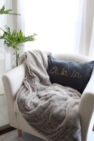 DIY gold foiled "oh la la" pillow
