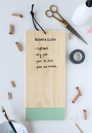 DIY natural wood chalkboard DIY