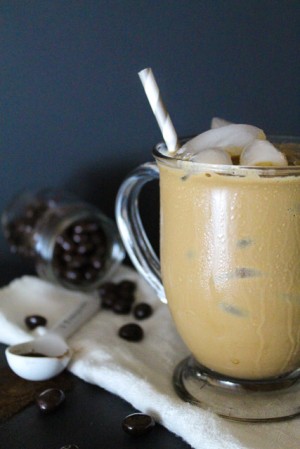 a simple iced coffee recipe in less than 5 minutes