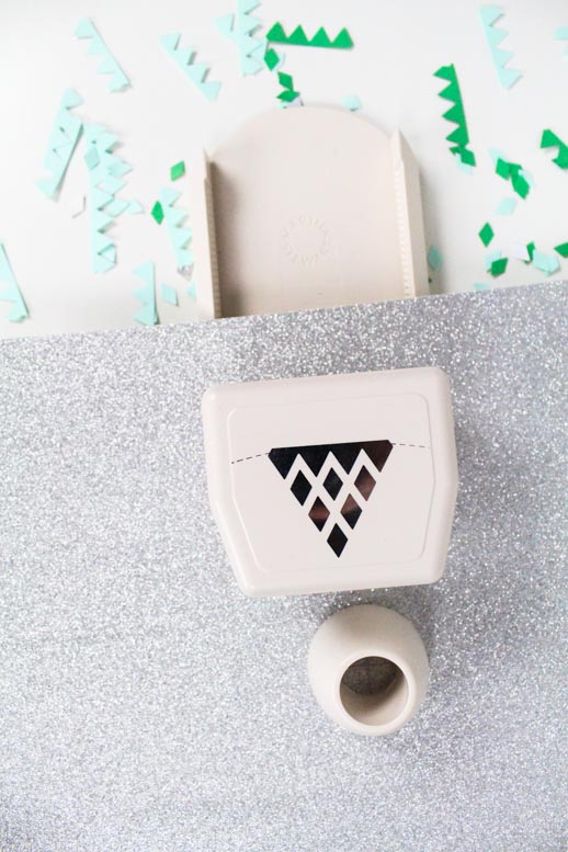 DIY circle punch backdrop and st. patrick's day recipe