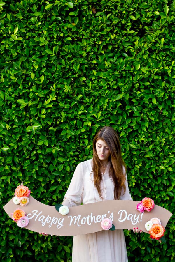 DIY fresh flower banner by Studio DIY