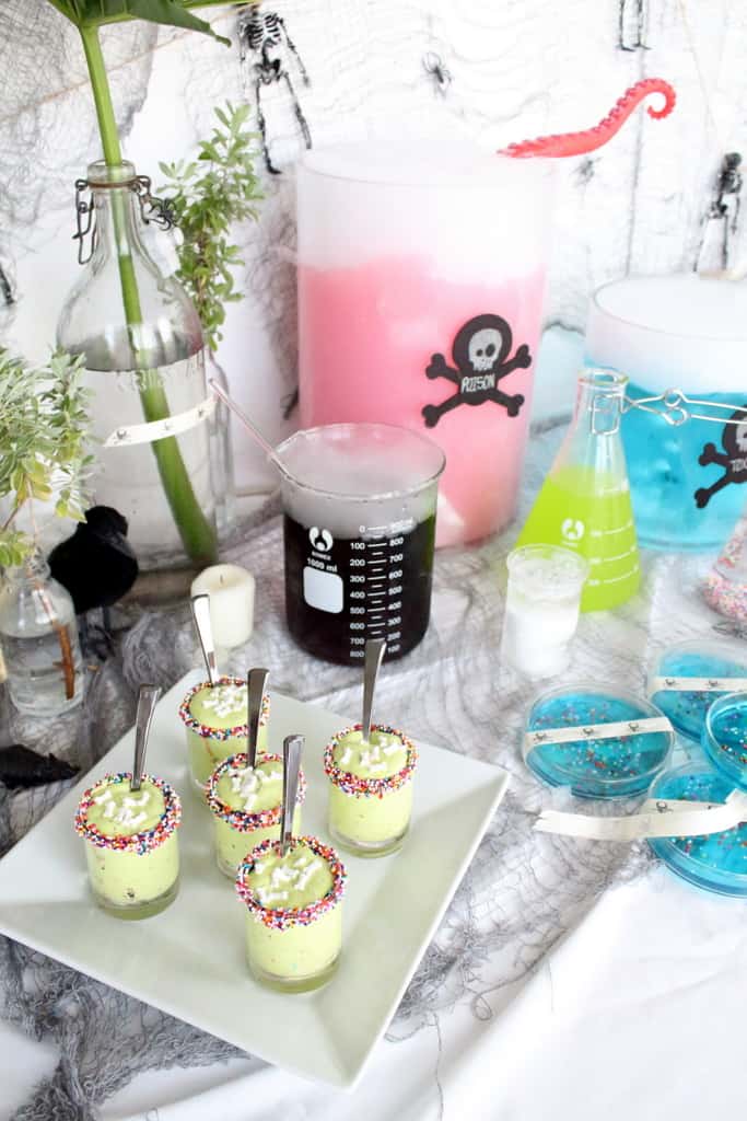 How to Style a Creative Drink Station for Halloween // Hostess