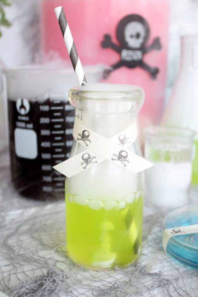 DIY Using Dry Ice for Effects and a little extra bit - Sugar & Cloth - Holiday - Halloween - DIY - Houston Blogger 