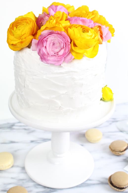 DIY fresh flower cake topper by Sugar & Cloth