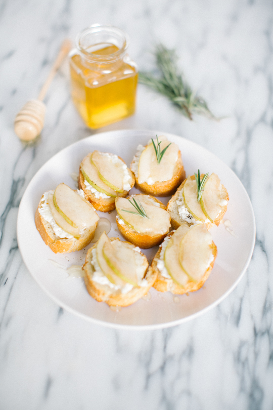 honey pear and ricotta crostini