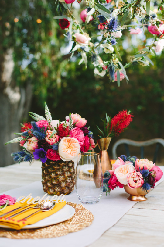 a palm springs floral tablesacpe