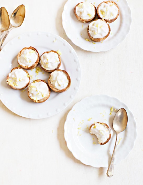 mini lemon cheesecake pies | sugarandcloth.com