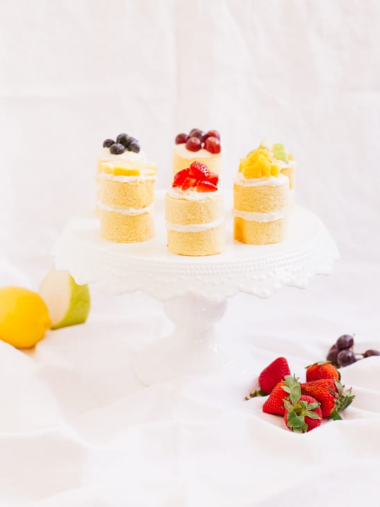 mini rainbow cake recipe | sugarandcloth.com