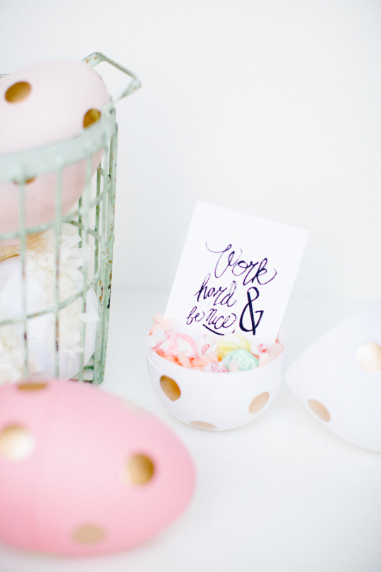 jumbo DIY easter egg favors | sugarandcloth.com