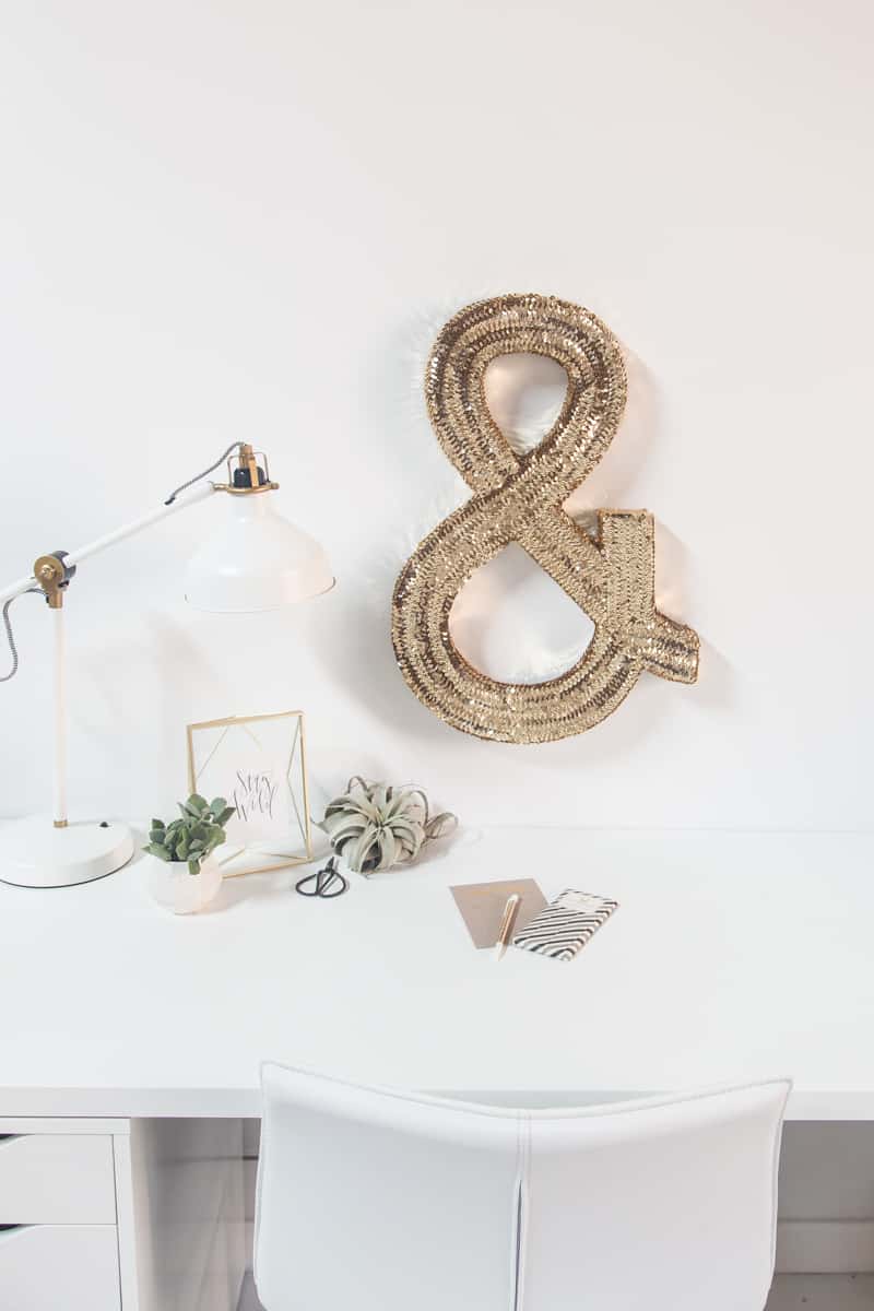 DIY jumbo sequin monogram | sugarandcloth.com