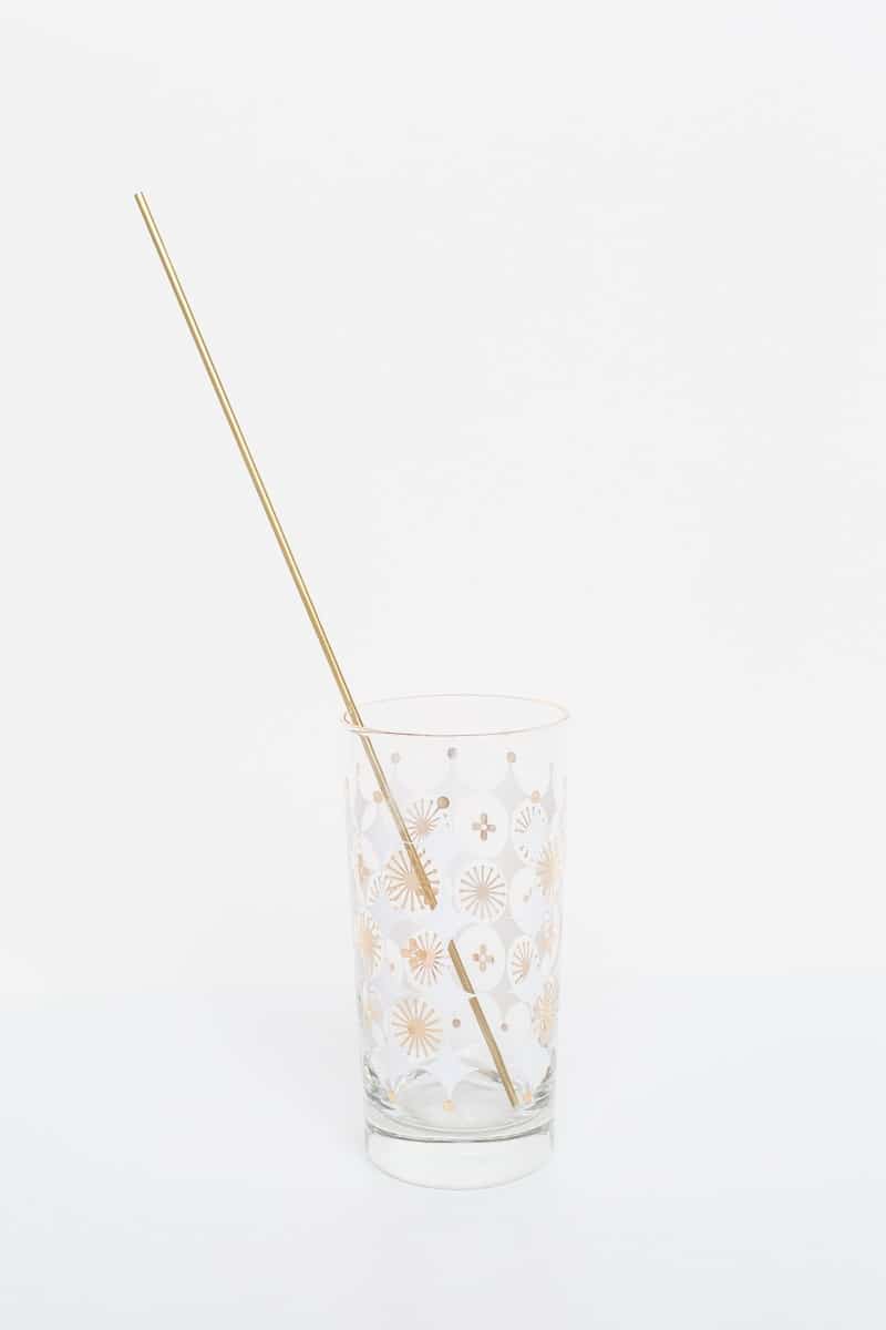 DIY gold drink stirrers | sugarandcloth.com
