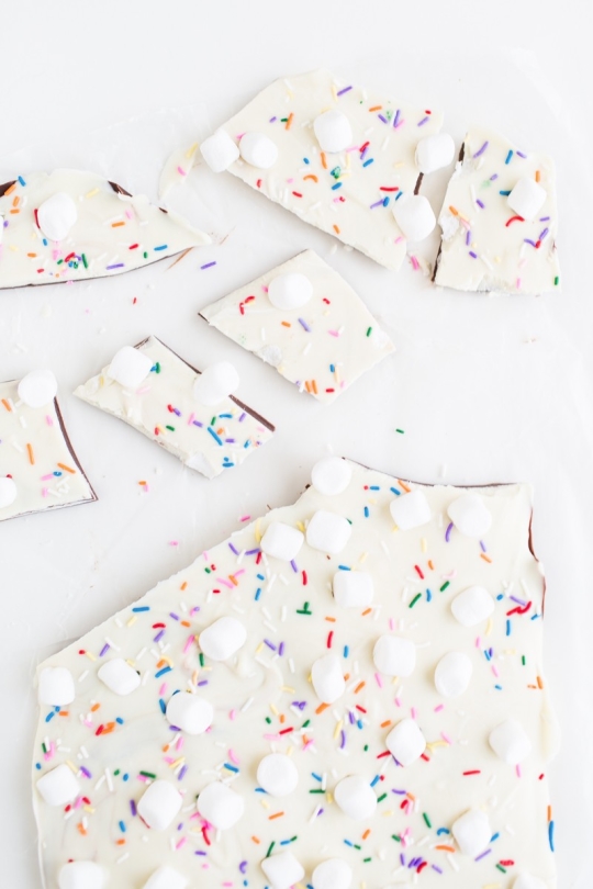 s'mores bark recipe | sugarandcloth.com