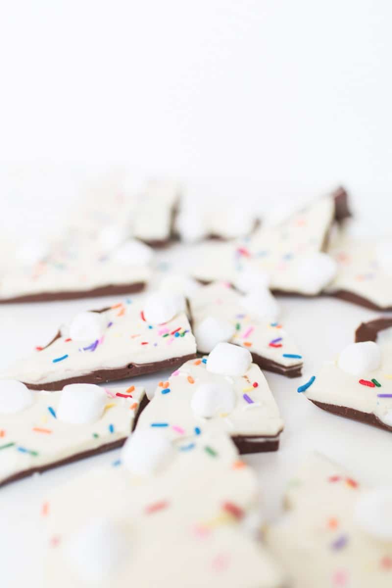 s'mores bark recipe | sugarandcloth.com