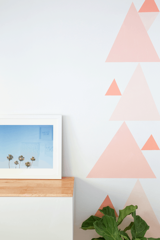 DIY geometric accent wall | sugarandcloth.com