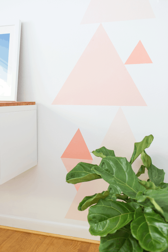 DIY geometric accent wall | sugarandcloth.com