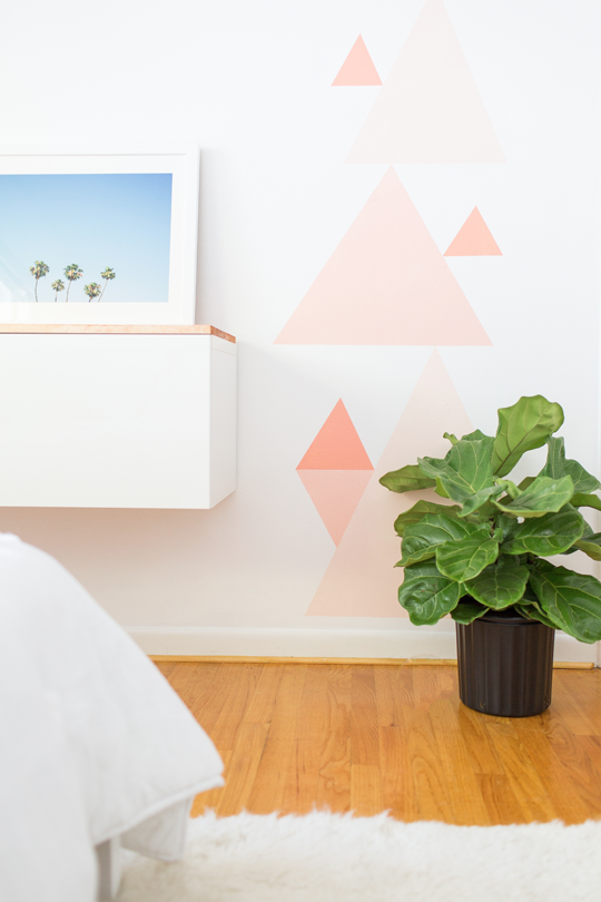 DIY geometric accent wall | sugarandcloth.com