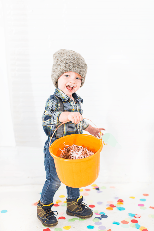 DIY pumpkin candy bucket | sugarandcloth.com