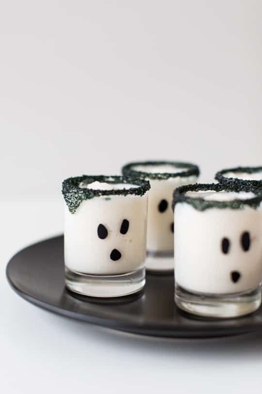 ghouls guts ice cream cake shot recipe | sugarandcloth.com