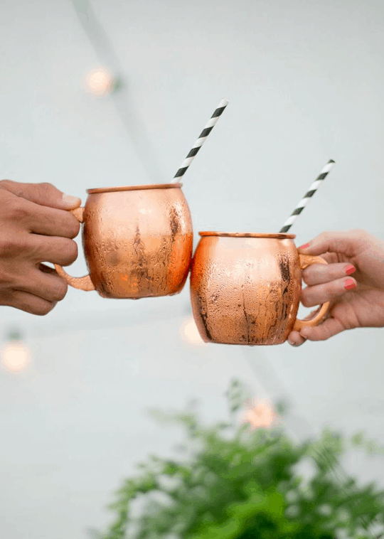 moscow mule with smirnoff ice recipe | sugarandcloth.com