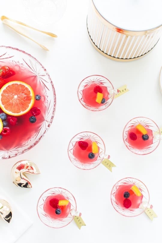 Mixed berry punch recipe & brass drink tag DIY | sugarandcloth.com