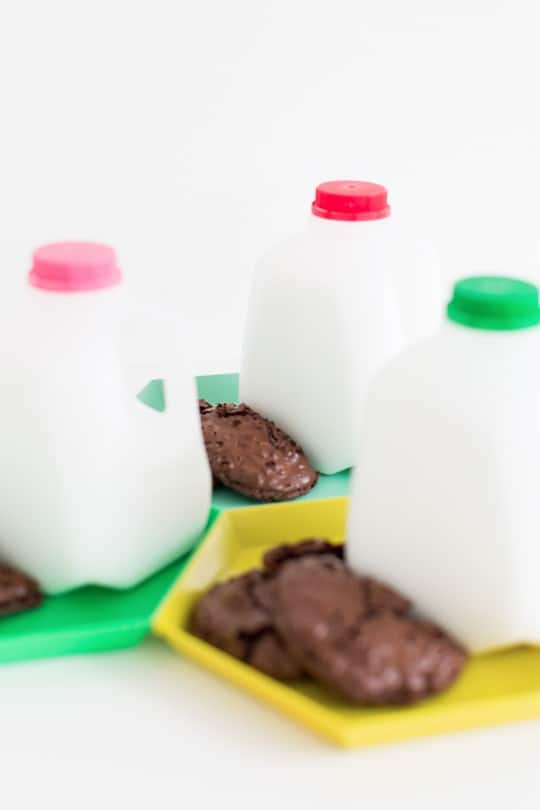 DIY milk and cookie party favors | sugarandcloth.com