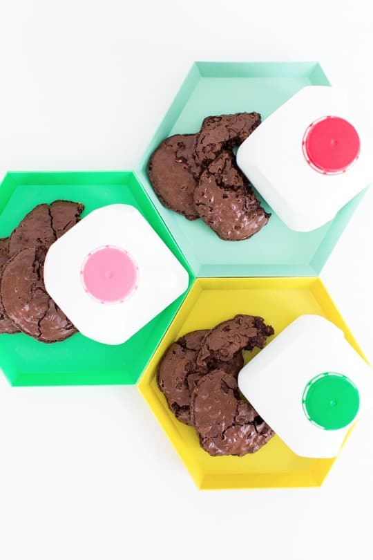 DIY milk and cookie party favors | sugarandcloth.com