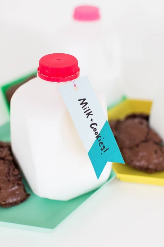 DIY milk and cookie party favors | sugarandcloth.com