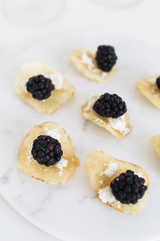 5 Minute hors d'oeuvres with potato chips | sugarandcloth.com