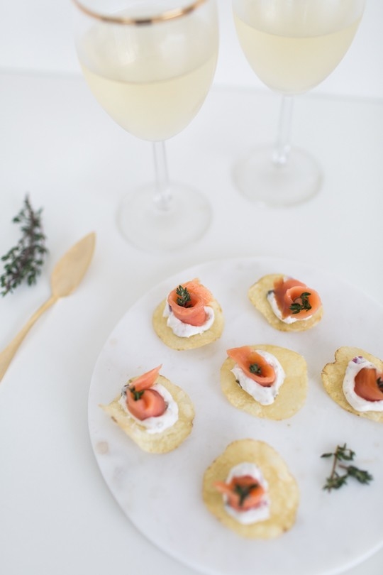 5 Minute hors d'oeuvres with potato chips | sugarandcloth.com