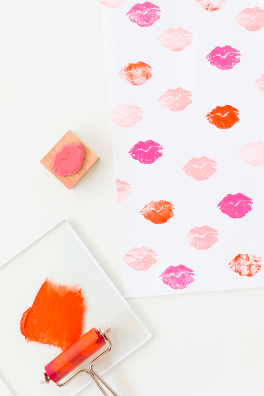 DIY lip patterned gift wrap | sugar and cloth