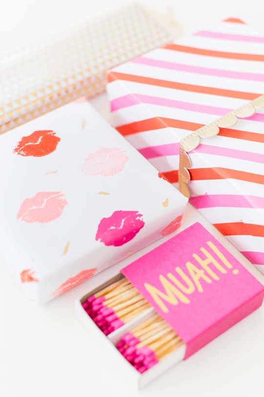 DIY lip patterned gift wrap | sugar and cloth