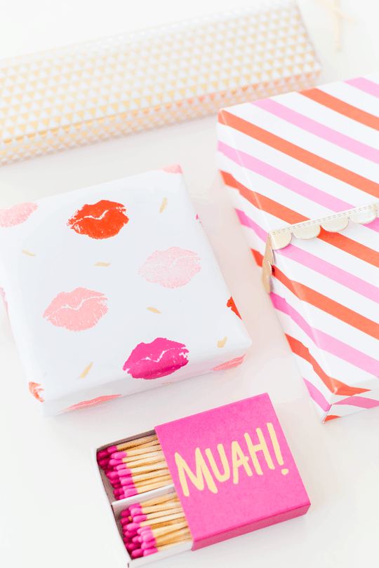 DIY lip patterned gift wrap | sugar and cloth