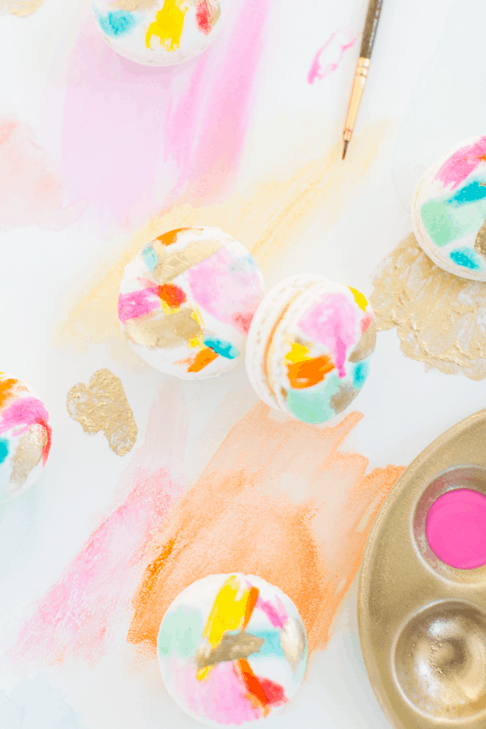 DIY abstract art macarons | Sugar & Cloth
