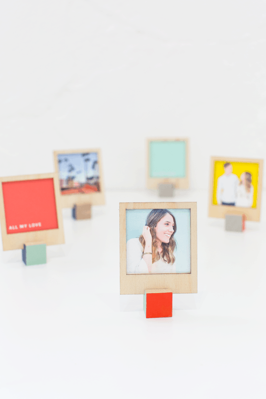 DIY wooden polaroid stands | sugar and cloth