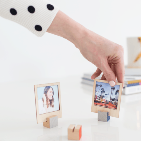 DIY wooden polaroid stands | sugar and cloth