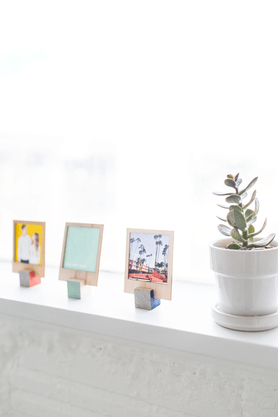 DIY wooden polaroid stands | sugar and cloth