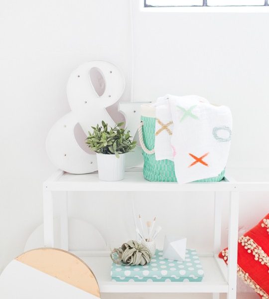 DIY XOXO Throw Blanket | sugar and cloth