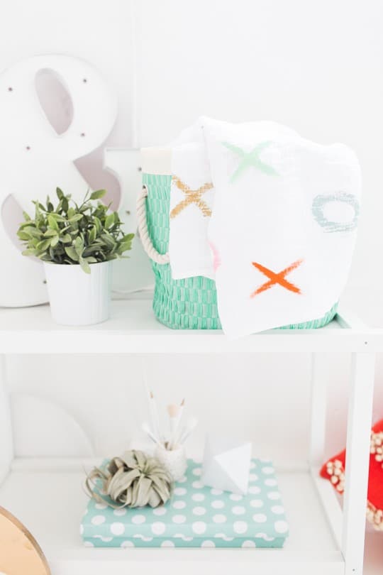 DIY XOXO Throw Blanket | sugar and cloth