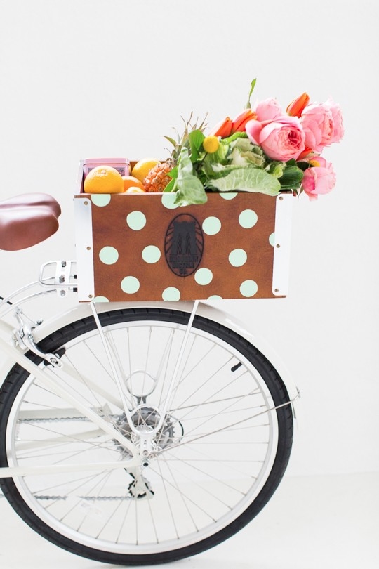 Cruise around in style when Spring and Summer roll around with this DIY polka dot bicycle basket! | sugar & cloth