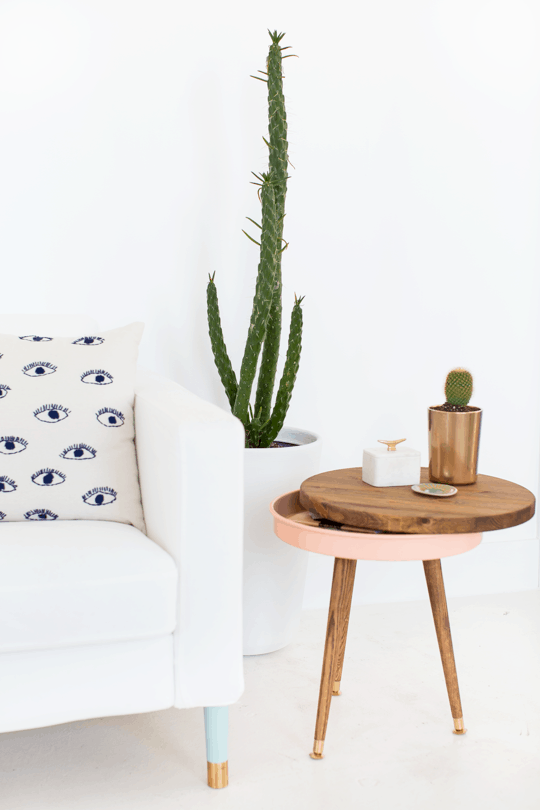 DIY Mid Century End Table | By top Houston Lifestyle Blogger Ashley Rose of Sugar & Cloth #midcentury #modern #sidetable #homedecor #livingroom #diy #diydecor