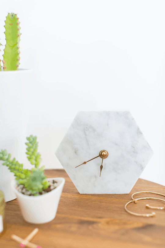 DIY mini hexagon marble wall clock | sugar & cloth
