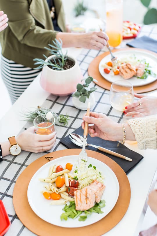 Grapefruit Lemonade Cocktail & DIY Leather Chargers for an Easter Gathering