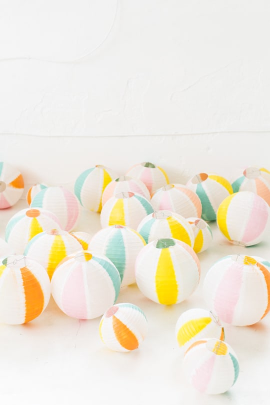 DIY beach ball back drop | sugar & cloth