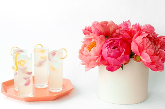 Spring fling cocktail recipe with peony ice cubes | sugar & cloth