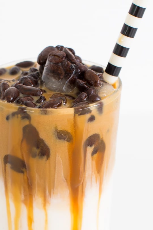 simple iced caramel macchiato recipe -- sugar & cloth