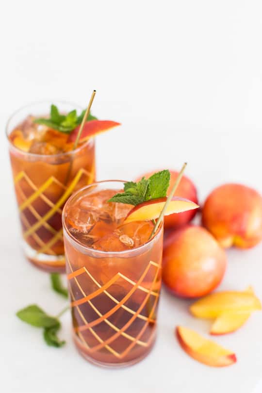 peached iced tea cocktail recipe | sugar & cloth