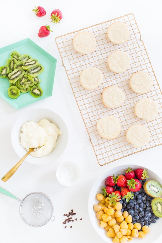 sugar cookie fruit pizza recipe - Sugar & Cloth