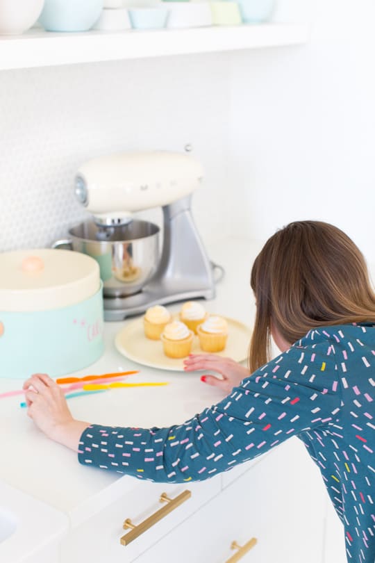 behind the scenes of Sugar & Cloth - retro cake stand DIY